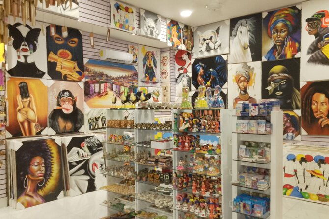 world-mart-souvenirs-store-free-pick-up-drop-off