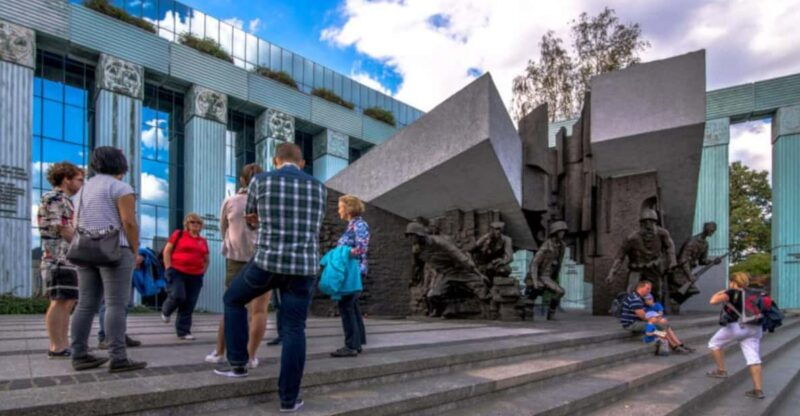 world-war-2-in-warsaw-walking-tour-in-english