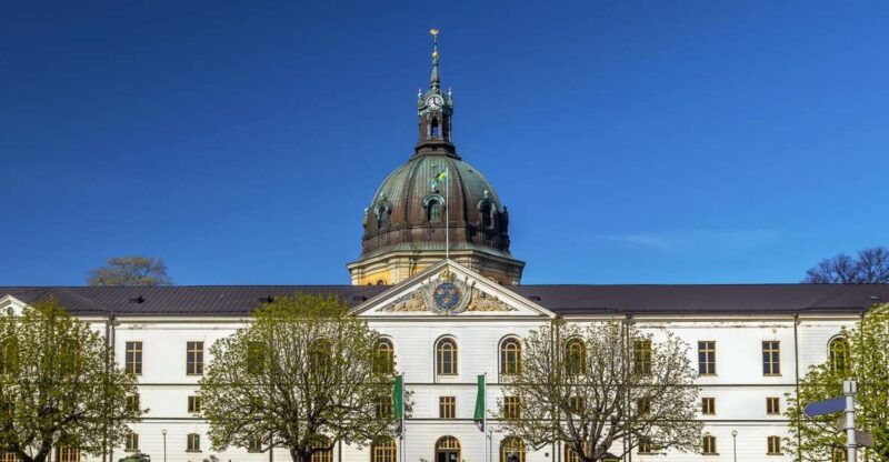 world-war-ii-stockholm-old-town-walking-tour-and-army-museum