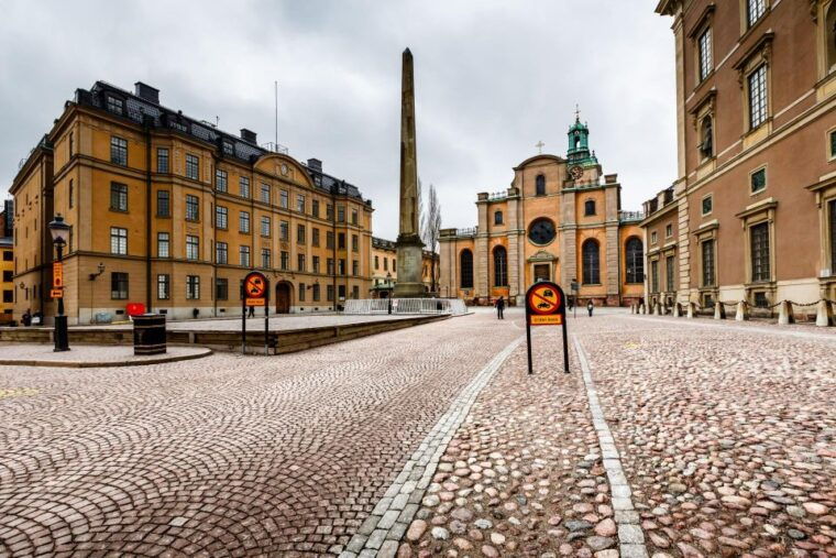 world-war-ii-stockholm-old-town-walking-tour-and-army-museum