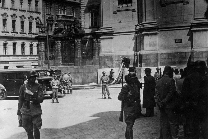 world-war-ii-tour-with-a-crypt