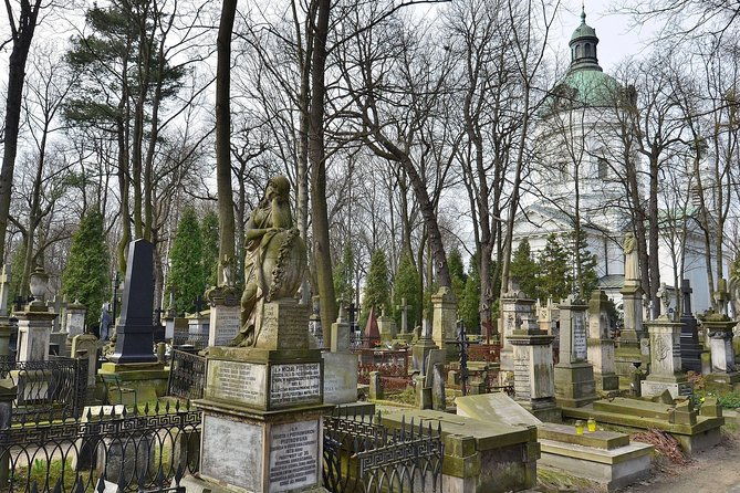 world-war-ii-warsaw-private-tour-with-military-cemetery