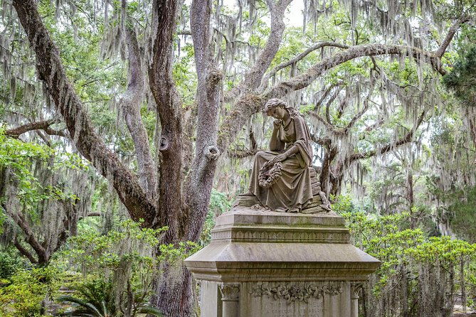 wormsloe-historic-site-bonaventure-cemetery-tour-from-savannah