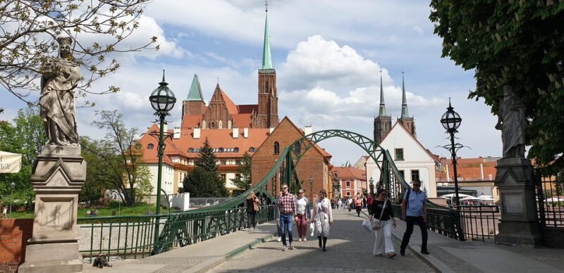 Wrocaw: 2-hour e-bus tour with driver-guide up to 16 people - Key Points  