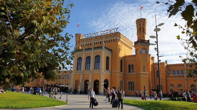 wroclaw-2-hour-private-e-bus-tour-for-small-groups-4-places