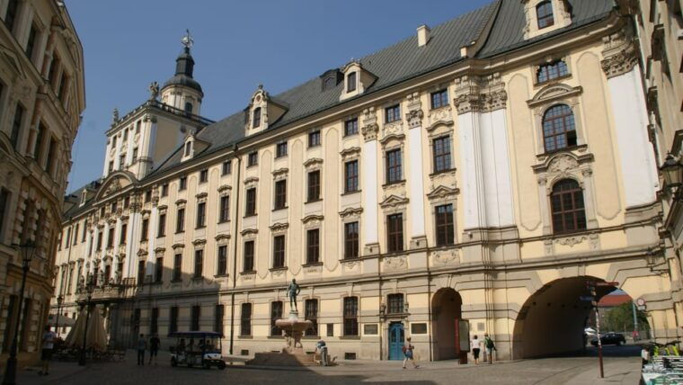 wroclaw-2-hour-private-e-bus-tour-for-small-groups-4-places