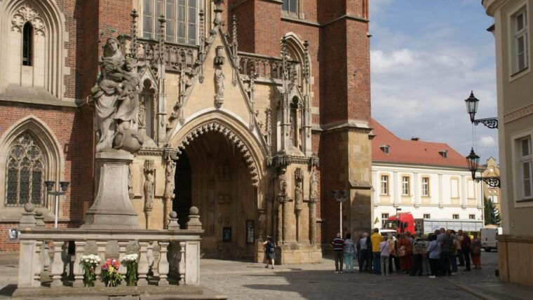 wroclaw-2-hour-private-e-bus-tour-for-small-groups-4-places