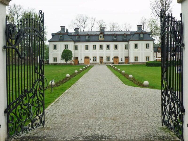 wroclaw-day-tour-to-giant-mountains-karpacz-palaces-valley