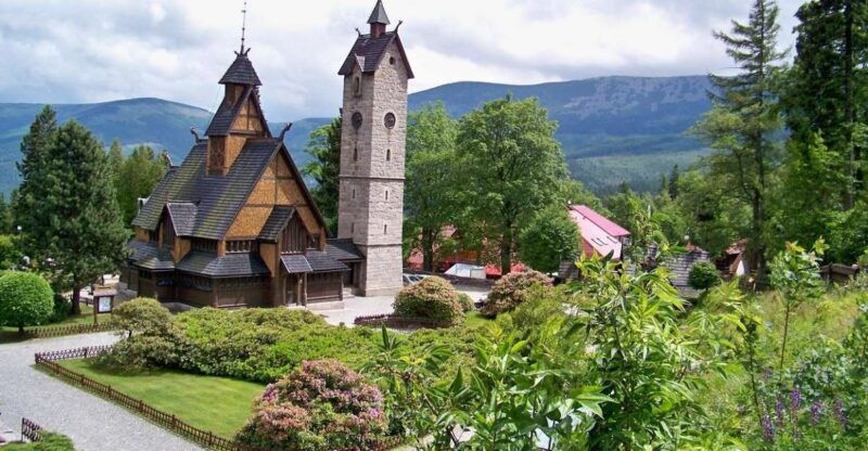 wroclaw-day-tour-to-giant-mountains-karpacz-palaces-valley