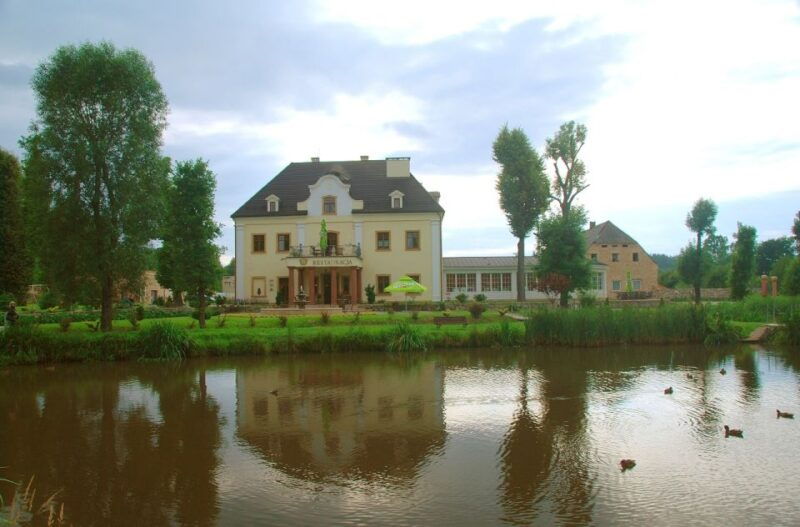 wroclaw-day-tour-to-giant-mountains-karpacz-palaces-valley