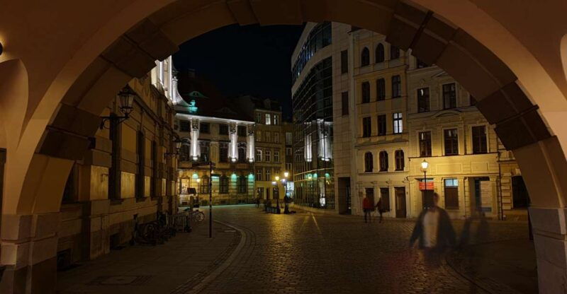 wroclaw-guided-city-night-tour-2-hours