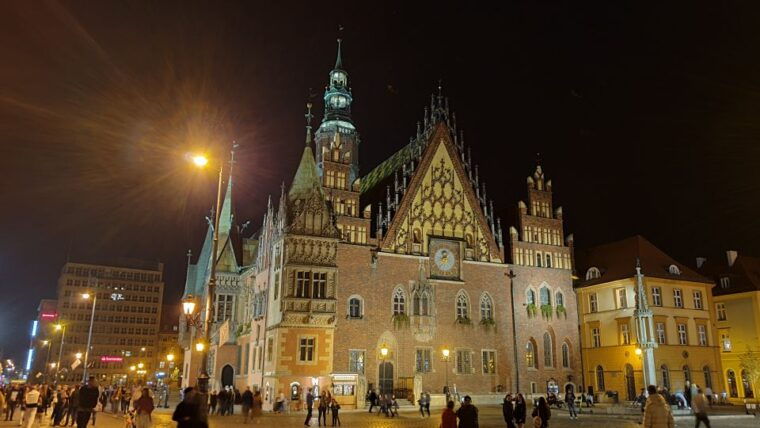 wroclaw-old-city-night-walk-and-gondola-ride