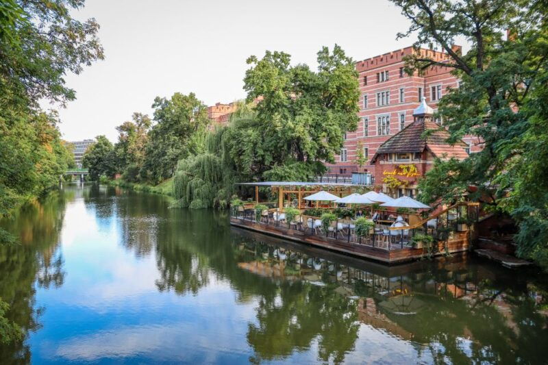 wroclaw-old-town-and-ostrow-tumski-walking-tour-in-english