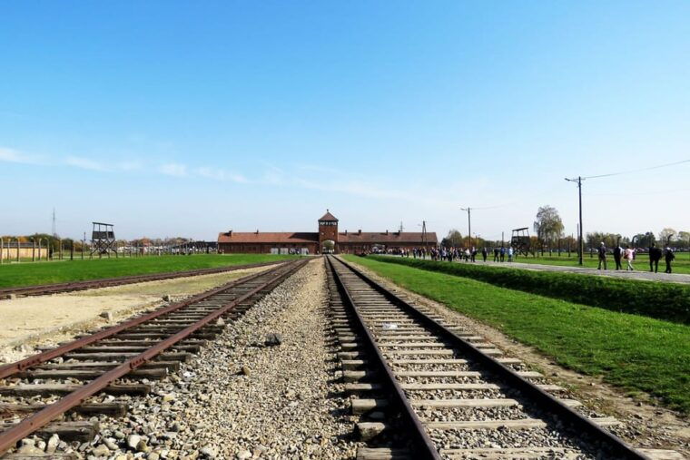 wroclaw-to-auschwitz-birkenau-private-full-day-trip-by-car