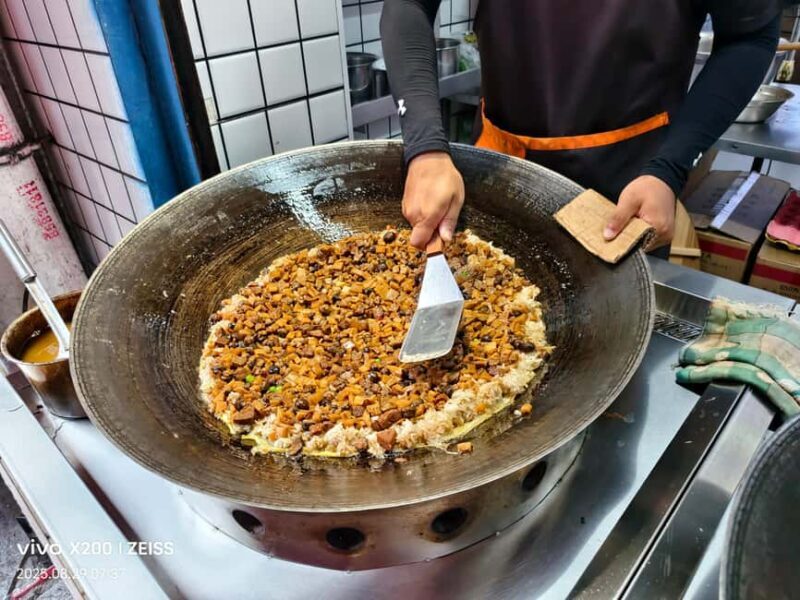 Wuhan: Guided Street Food Tour on Sanhaiguan Road - Authentic Moments and Cultural Insights