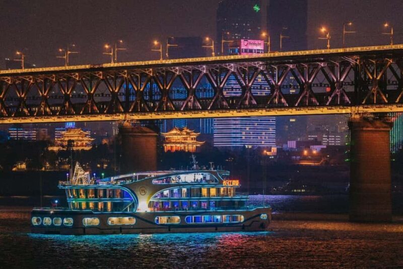 Wuhan: Yangtze River Night Cruise - An In-Depth Look at the Wuhan Yangtze River Night Cruise