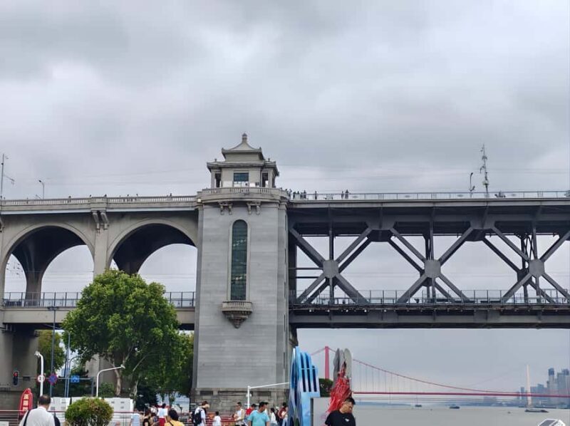 Wuhan: Yellow Crane Tower & Yangtze River Bridge Tour - Exploring Wuhan’s Heritage in a Compact Tour