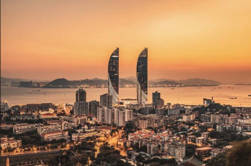 Xiamen: Private Walk Tour with temple, old alleys, Food& Tea - Key Points