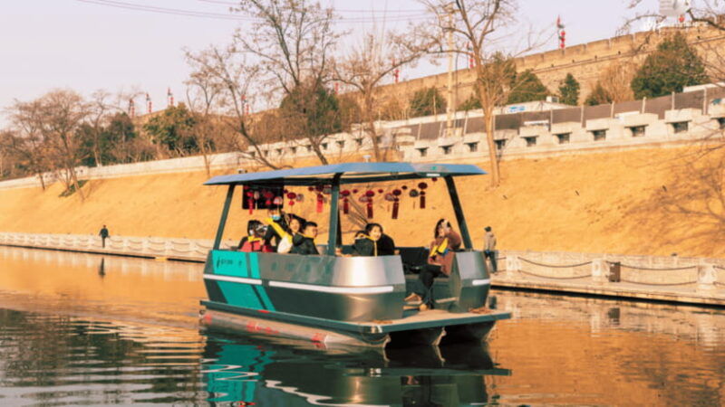 xian-city-wall-moat-smart-boat-tour