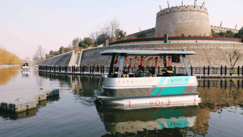 xian-city-wall-moat-smart-boat-tour