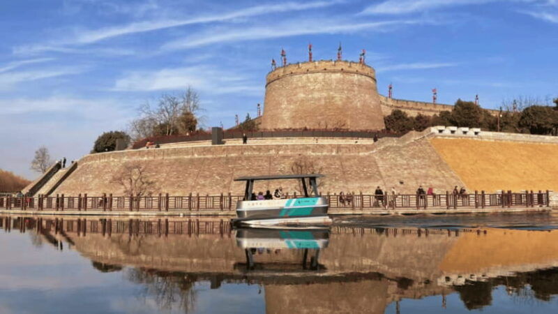 xian-city-wall-moat-smart-boat-tour
