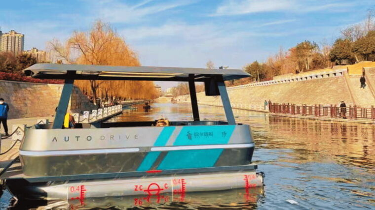 xian-city-wall-moat-smart-boat-tour