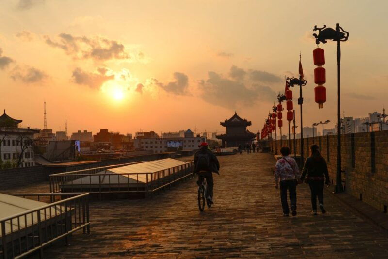 xian-city-wall-private-guided-tour-with-cycling-option
