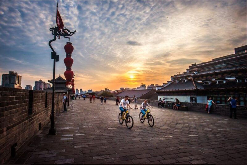 xian-city-wall-private-guided-tour-with-cycling-option