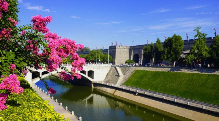 xian-city-wall-private-guided-tour-with-cycling-option