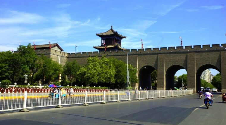 xian-city-wall-private-guided-tour-with-cycling-option
