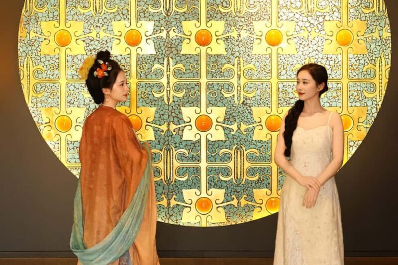 Xian: Hanfu Costume Experience & Ancient-Modern Photoshoot - The Experience: What You Can Expect