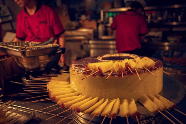 xian-muslim-quarter-night-market-foodie-walking-tour