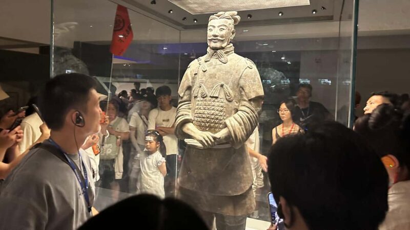 Xi'an:Terracotta Army Guided Tour by Expert Guide w/Transfer - Discovering the Heart of Xian: A Complete Breakdown