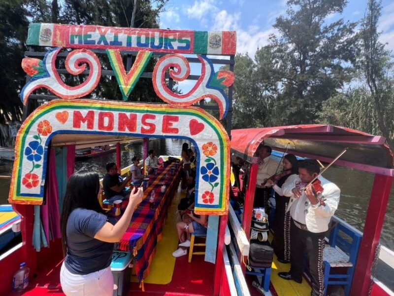 xochimilco-colonial-coyoacan-trip
