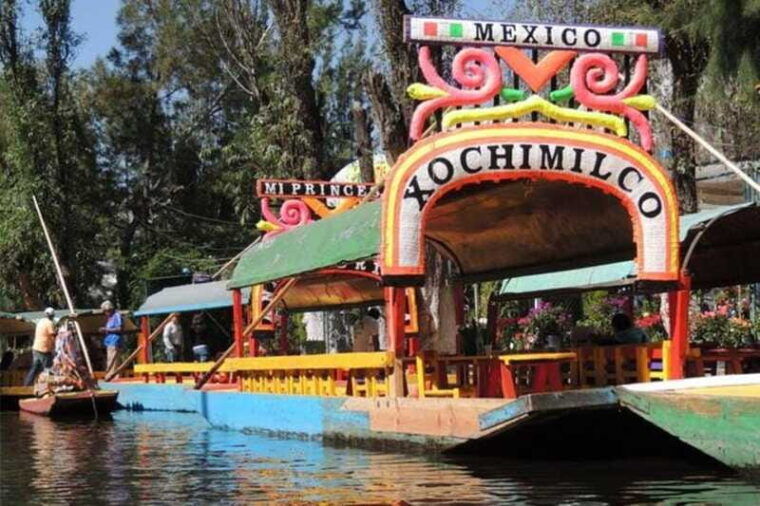 xochimilco-floating-gardens-coyoacan-and-unam-murals