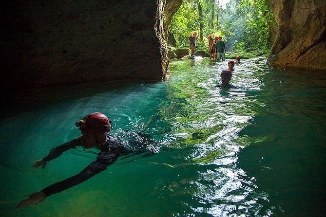 xunantunich-zip-line-cave-tube
