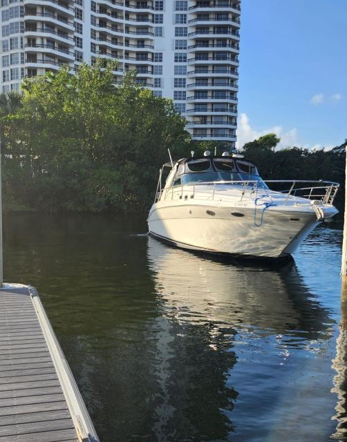 yacht-cruise-biscayne-bay-miami-beach-and-sand-bar-42ft