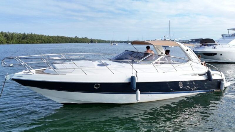 yacht-in-miami-for-up-to-12-people