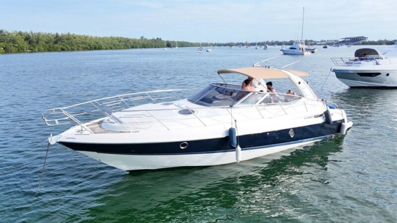 yacht-in-miami-for-up-to-12-people
