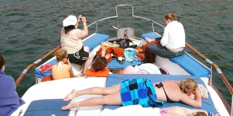 yacht-tour-around-the-palomino-island