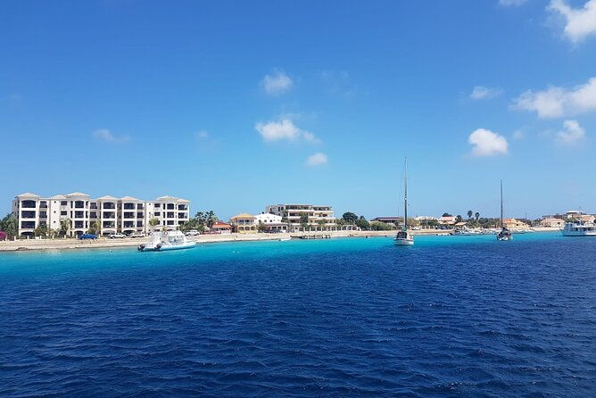 yacht-tour-with-local-guide-snorkeling-activities