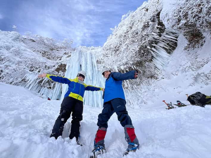 yamagata-icefall-ice-monster-snow-trekking-with-local-guide