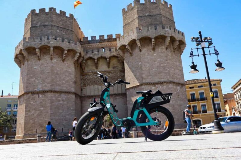 Yamaha Fat Bike Adventure: Valencias Past and Future - Modern Marvels and Green Spaces