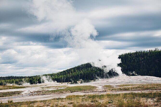 Yellowstone Old Faithful Full-Day Snowmobile Tour from Jackson Hole - An In-Depth Look at the Yellowstone Snowmobile Tour