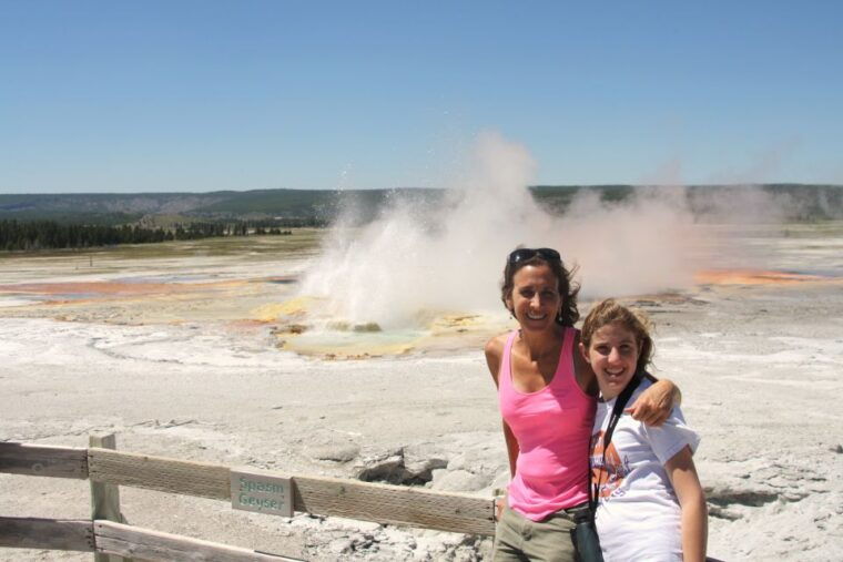 yellowstone-old-faithful-waterfalls-and-wildlife-day-tour