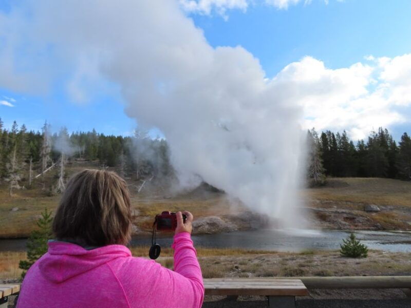 yellowstone-upper-geyser-basin-hike-with-lunch