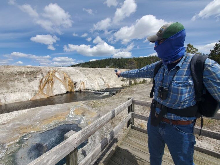 yellowstone-upper-geyser-basin-hike-with-lunch