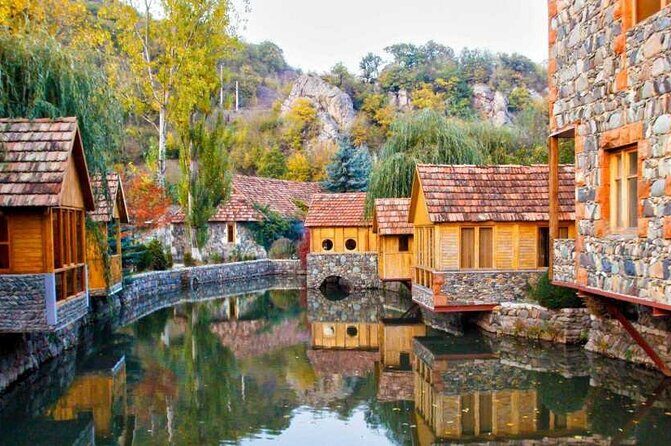 Yerevan to Tbilisi Private car transfer 3 Scenic stops - Key Points
