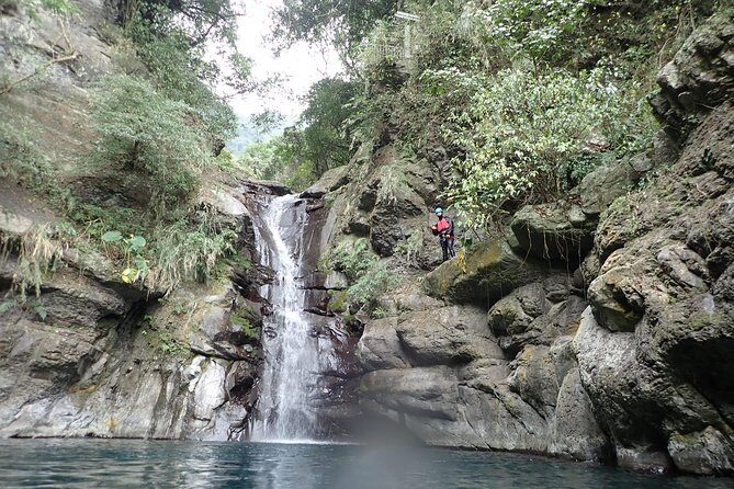 Yi-Hsin creek canyoning in northern Taiwan - Key Points  