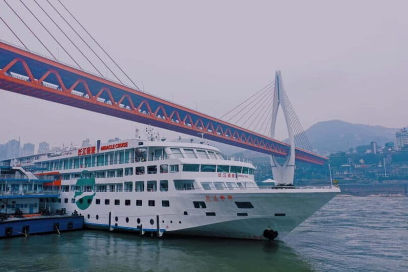 Yichang - Chongqing Yangtze Miracle Luxury 5D4N Cruise - Dining and Onboard Comfort